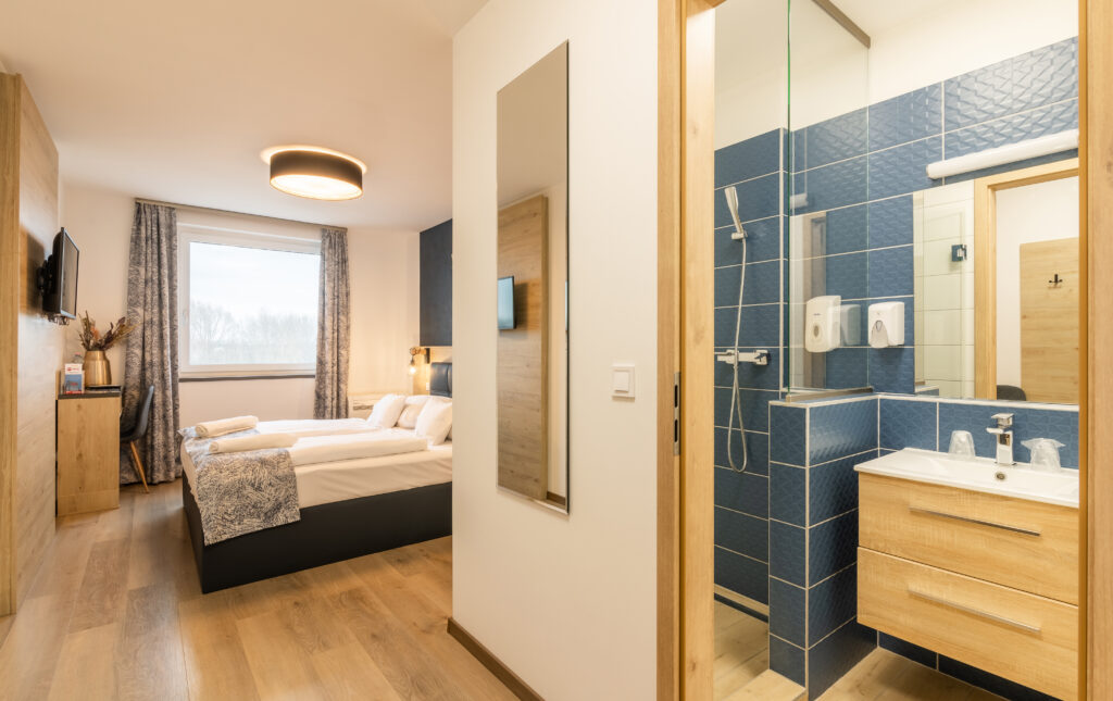 CAMERĂ DE HOTEL STANDARD Cu pat dublu Pentru cupluri și oaspeți singuri Hegyeshalom